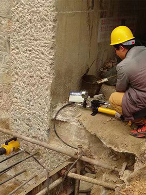 錨桿拉拔儀現(xiàn)場(chǎng)檢測(cè)